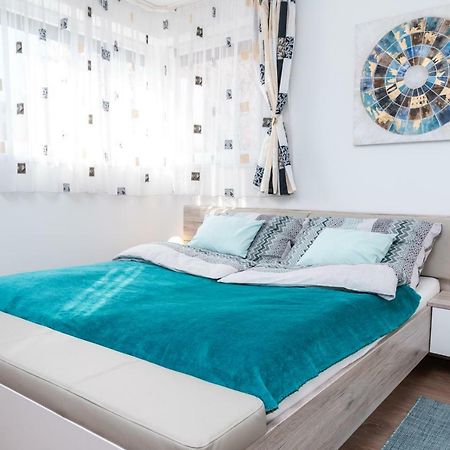 Defne Apartman Debreczyn Zewnętrze zdjęcie
