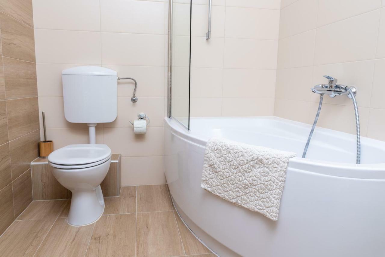 Defne Apartman Debreczyn Zewnętrze zdjęcie